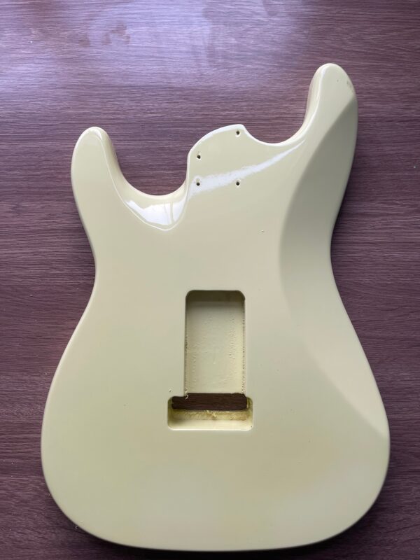 IMG_0079 American Okoume Electric Guitar Butterscotch Blonde ST Deluxe SSH